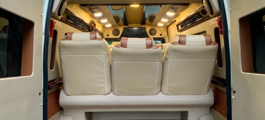 Luxury Limousine 11 Seats 